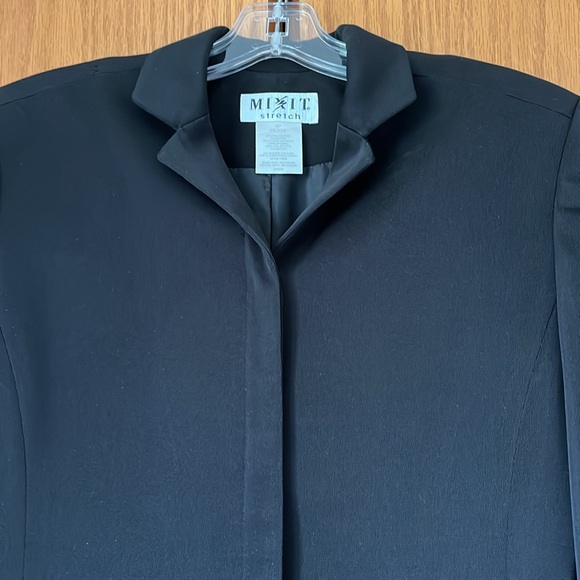 Mix-it Stretch Suit. Black. Jacket with skirt. - Picture 3 of 9